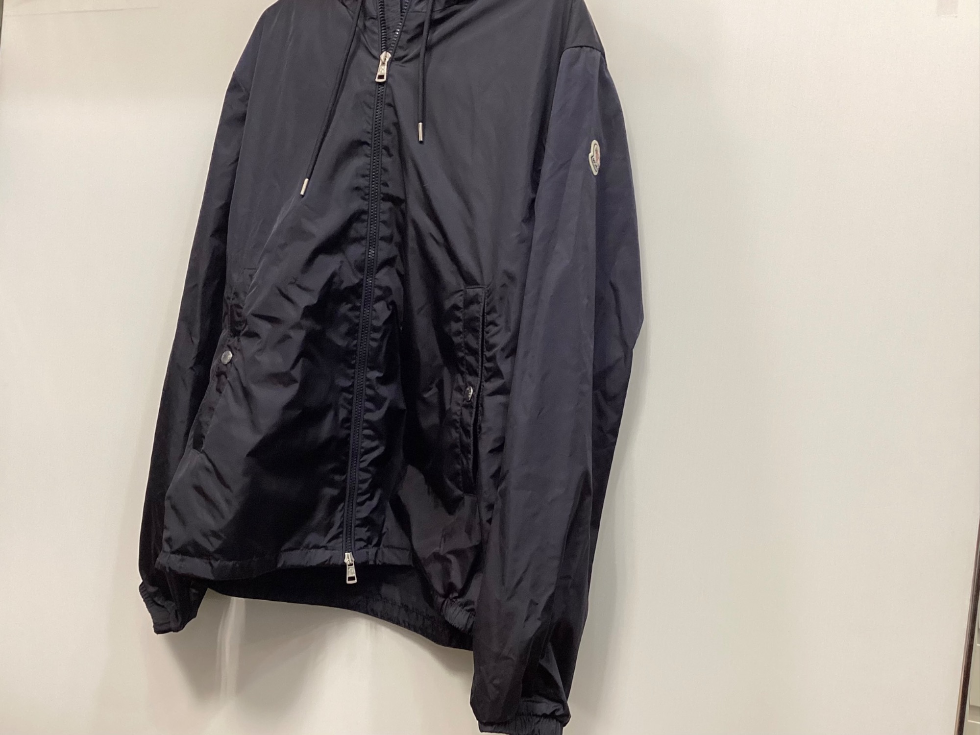 未使用級　MONCLER　パーカー　ネイビー　AYROLLETTE ナイロン 未使用級 MONCLER パーカー ネイビー AYROLLETTE ナイロン