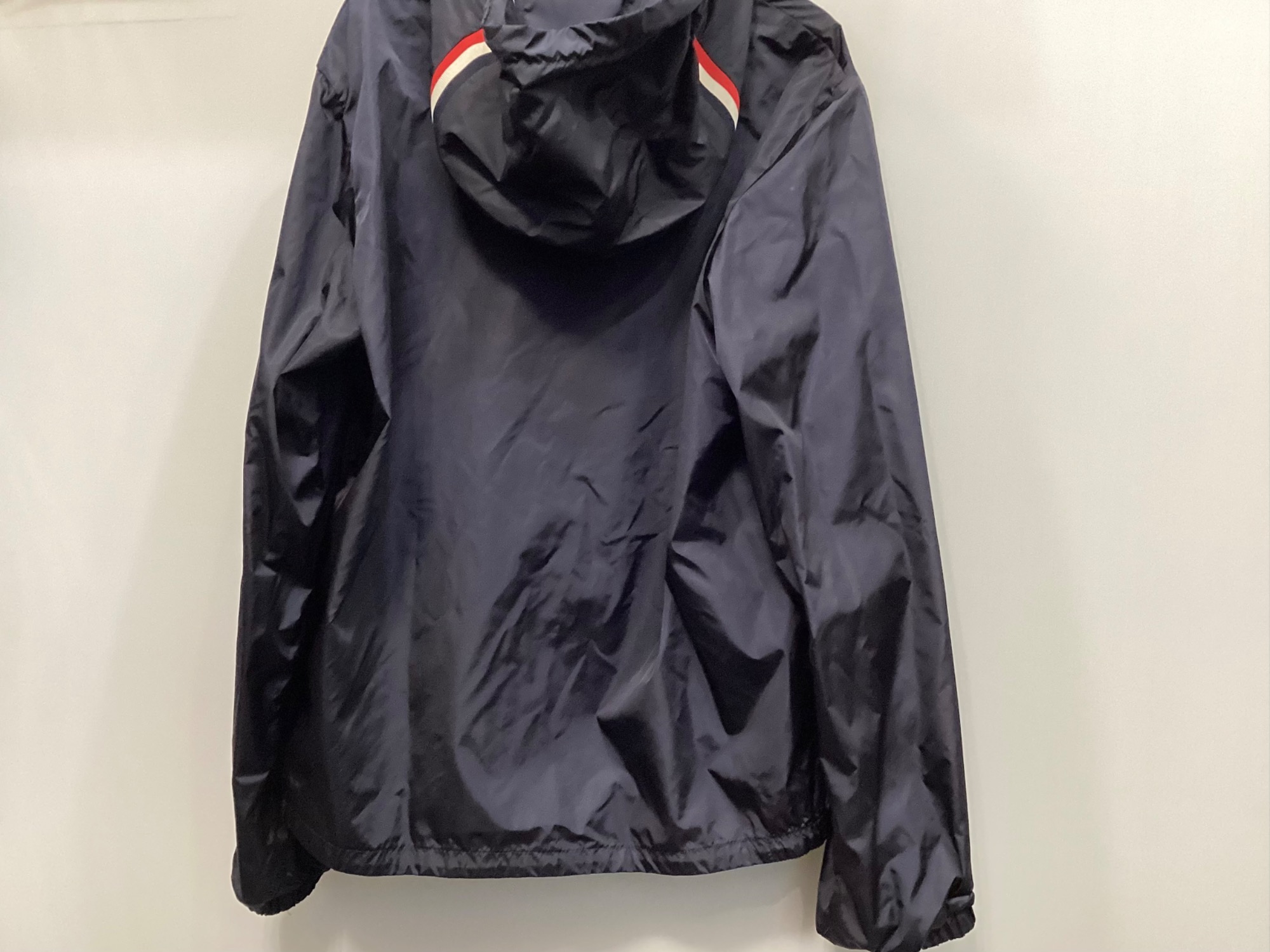 ✨美品✨MONCLER✨LOTUS✨ナイロンパーカー✨ネイビー✨国内正規品 MONCLER lotus フード付きネイビーアウター - メルカリ