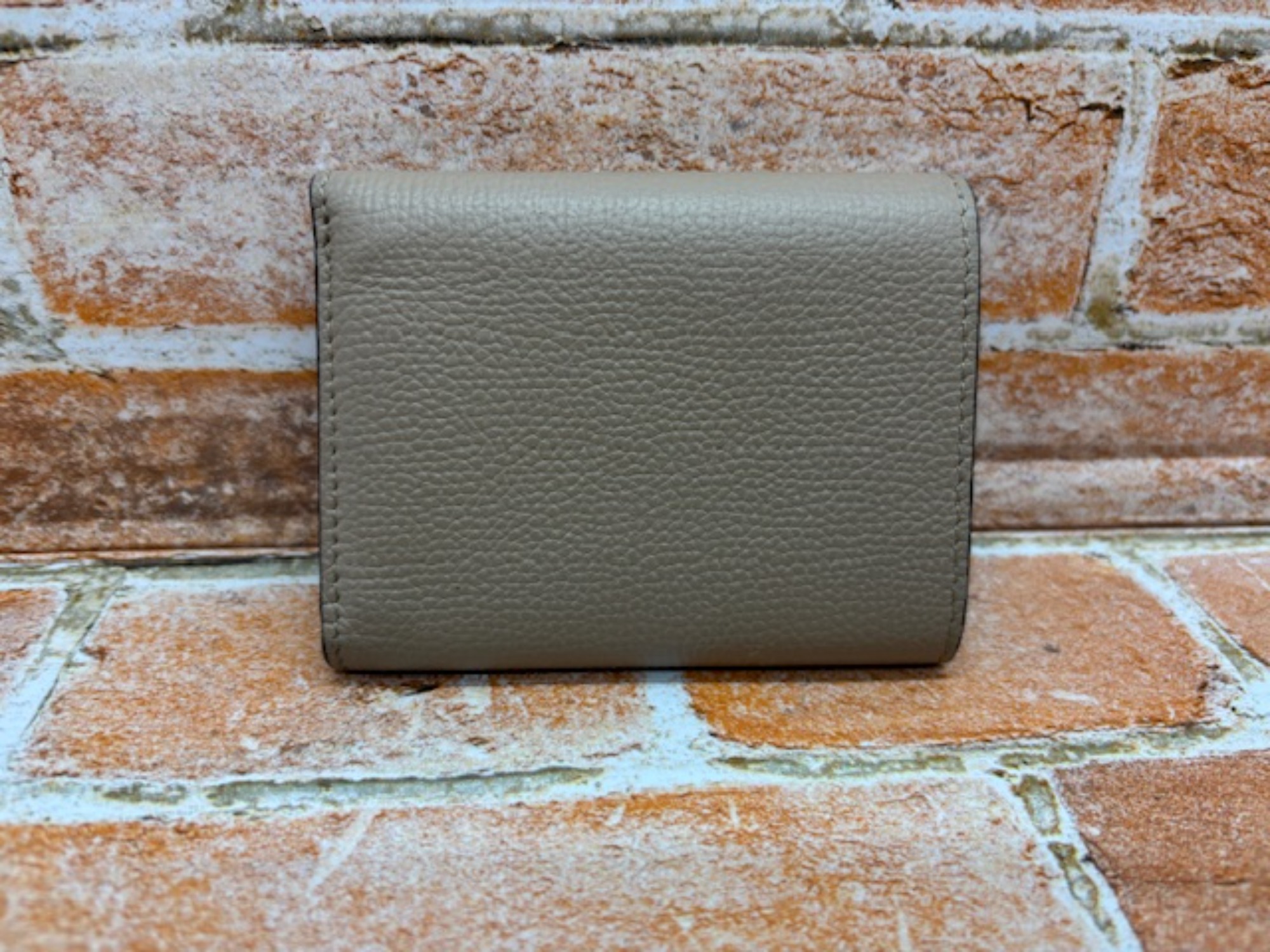 LOEWE(ロエベ)のアナグラム コンパクトウォレットが入荷致しまし