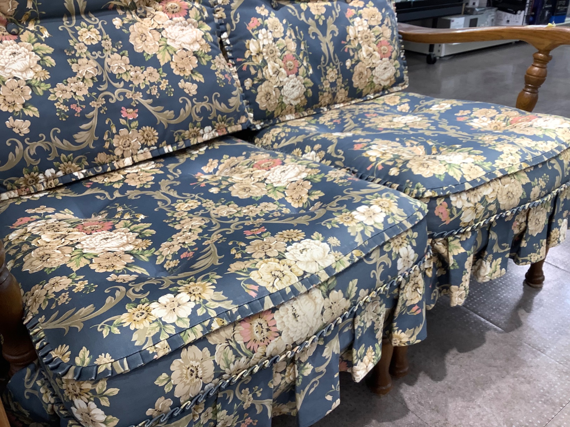 飛騨産業 (ヒダサンギョウ) 2人掛けソファー 穂高 買取入荷致しました