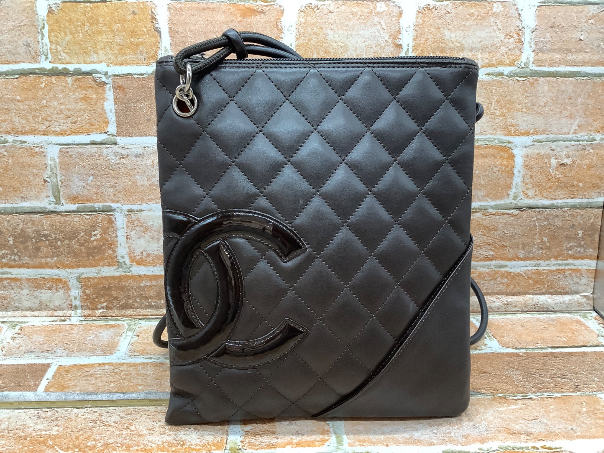 シャネルショルダーバッグ CHANEL (シャネル) ショルダーバッグ ブラウン入荷致しました！｜2025