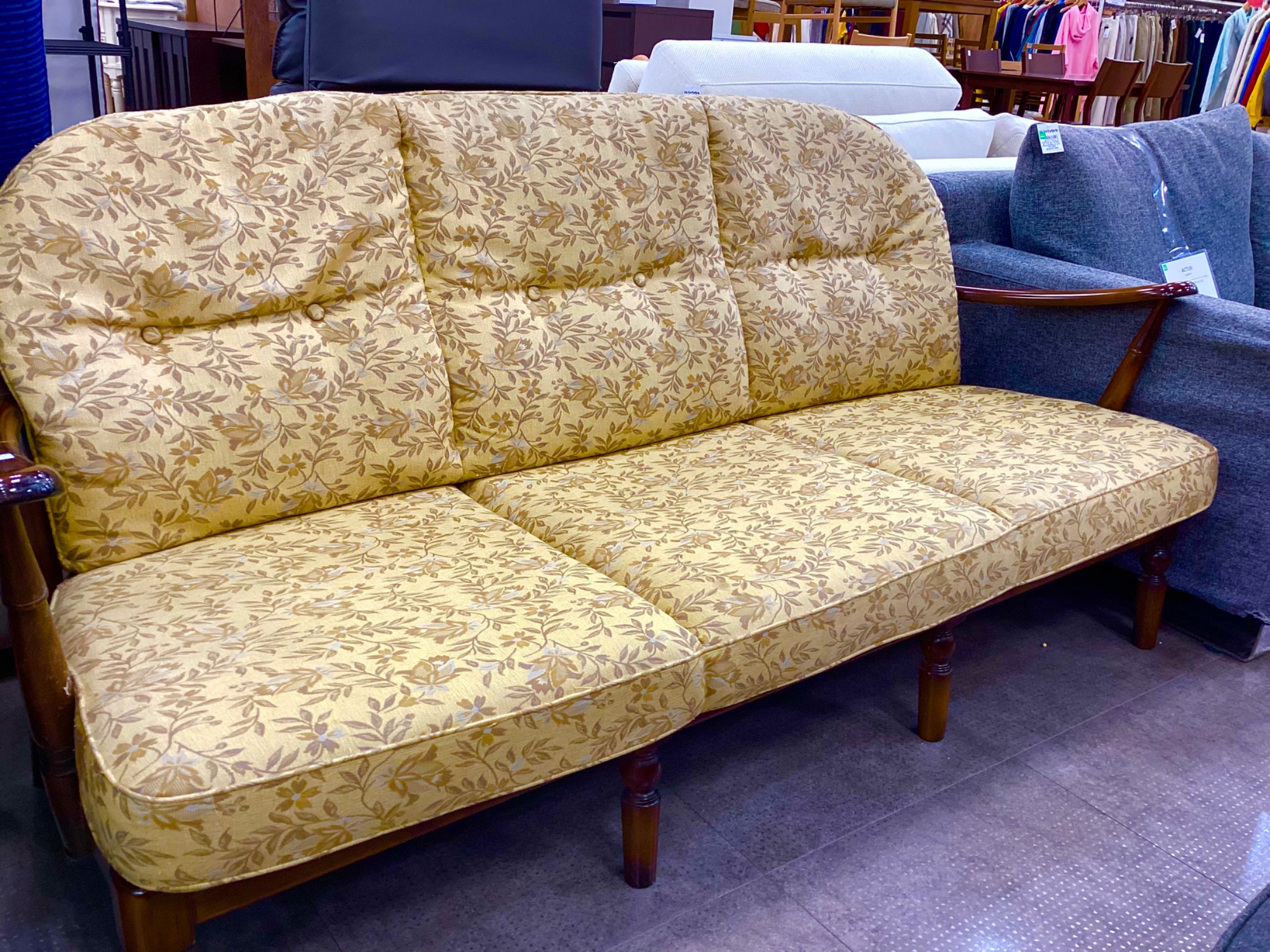 karimoku (カリモク) 3人掛けソファー買取入荷致しました！｜2025年12