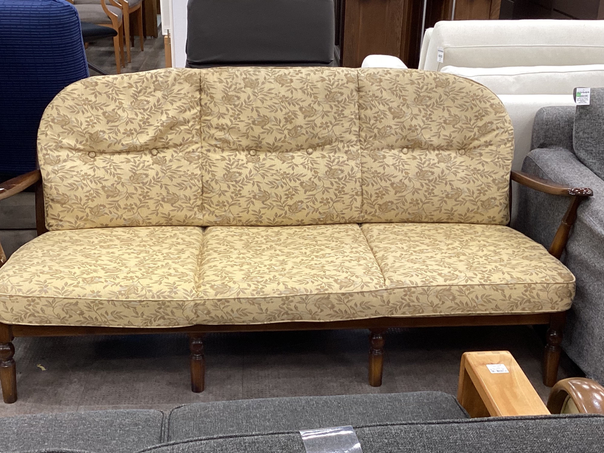 karimoku (カリモク) 3人掛けソファー買取入荷致しました！｜2025年12