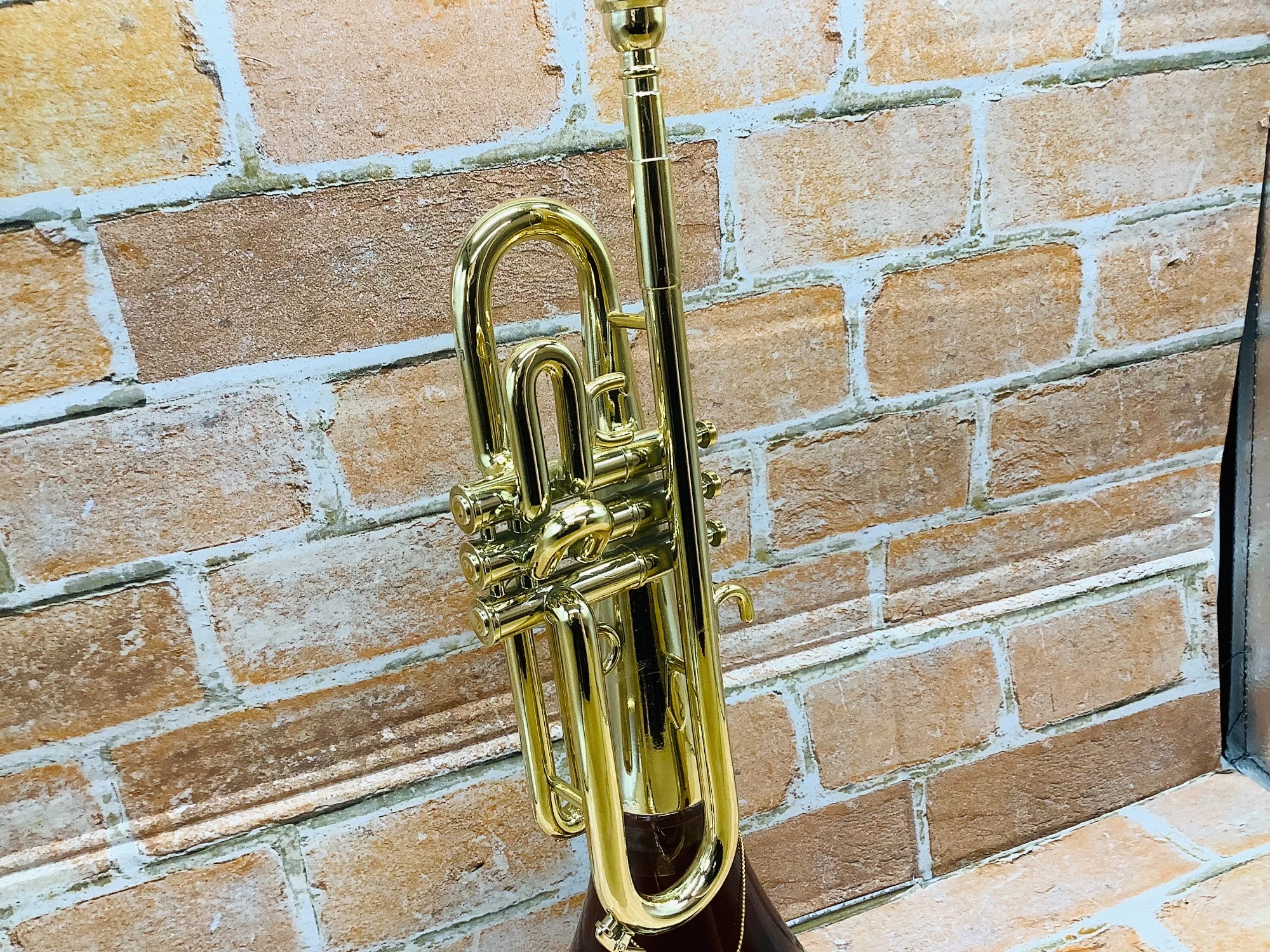 サントリーウイスキー響 トランペット型ボトル買取入荷致しました