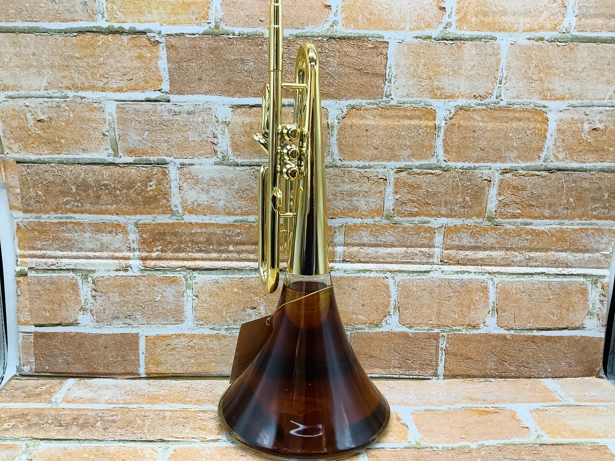 サントリーウイスキー響 トランペット型ボトル買取入荷致しました