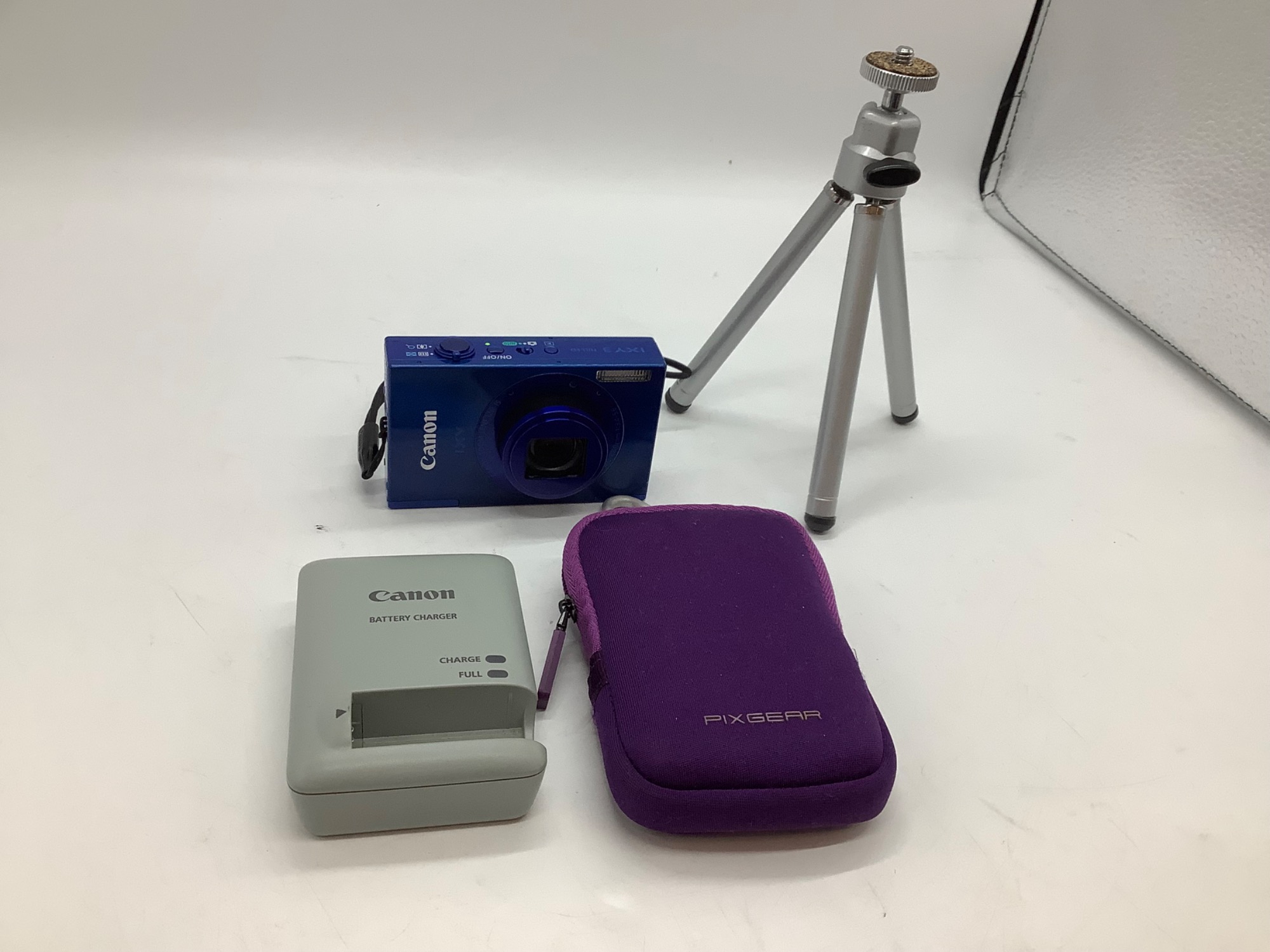 CANON (キヤノン) コンパクトデジタルカメラ PC1736 IXY3買取入荷致し