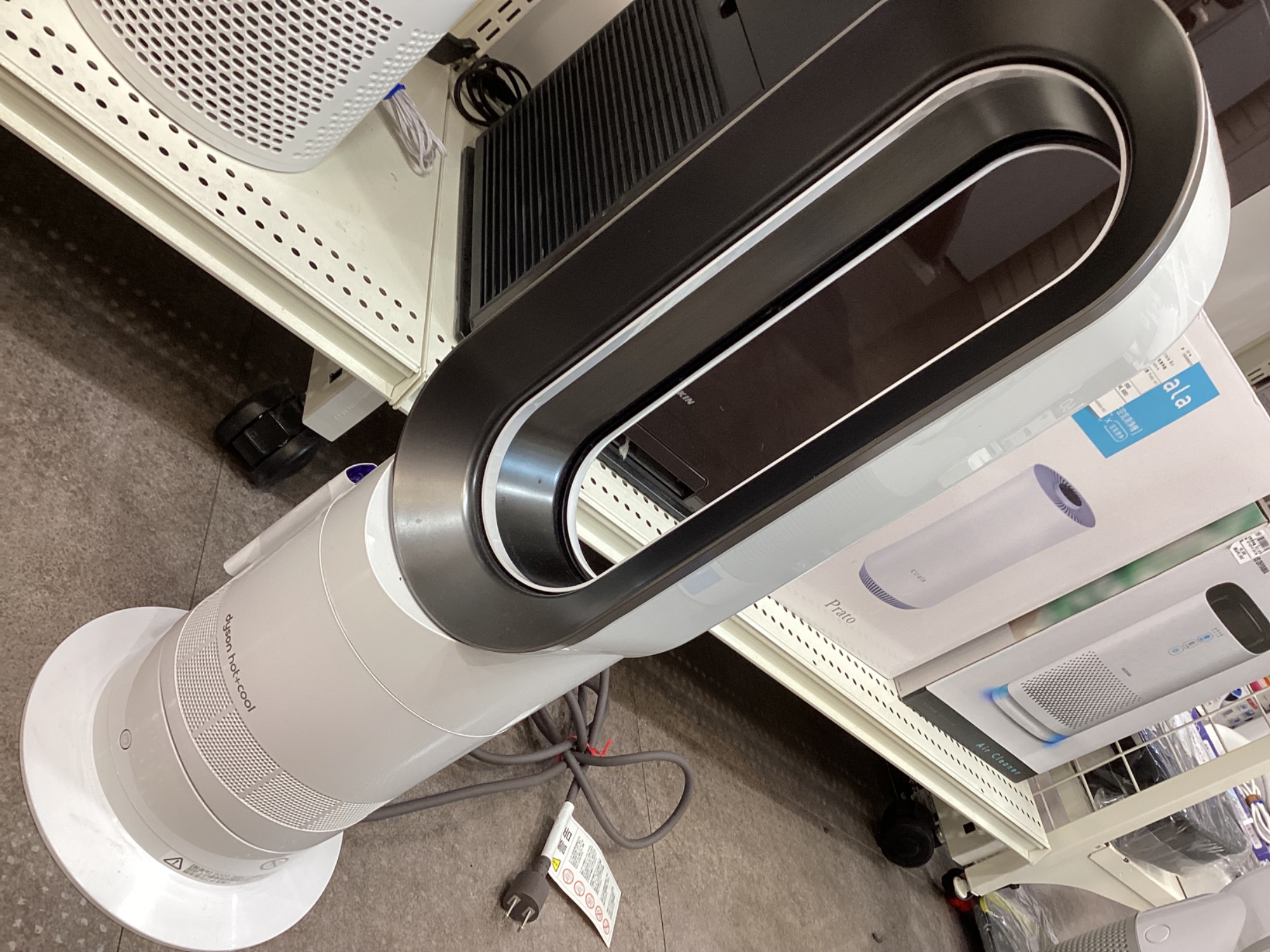 dyson / ダイソン】ファンヒーター AM09｜季節を問わずお部屋を快適に