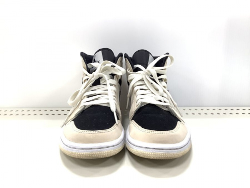 スニーカーのAIR JORDAN 1 MID guava ice