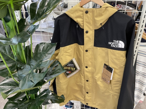 トップスのジャケット