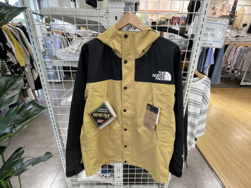 ジャケットのマウンテンライトジャケット