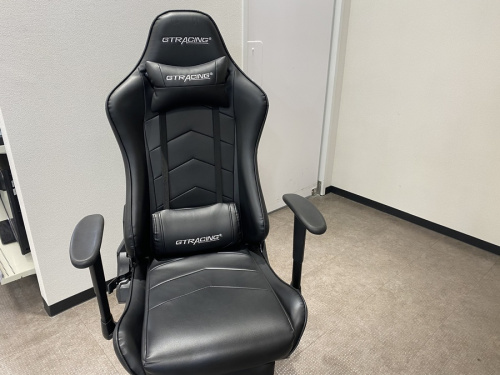 イスのゲーミングチェア