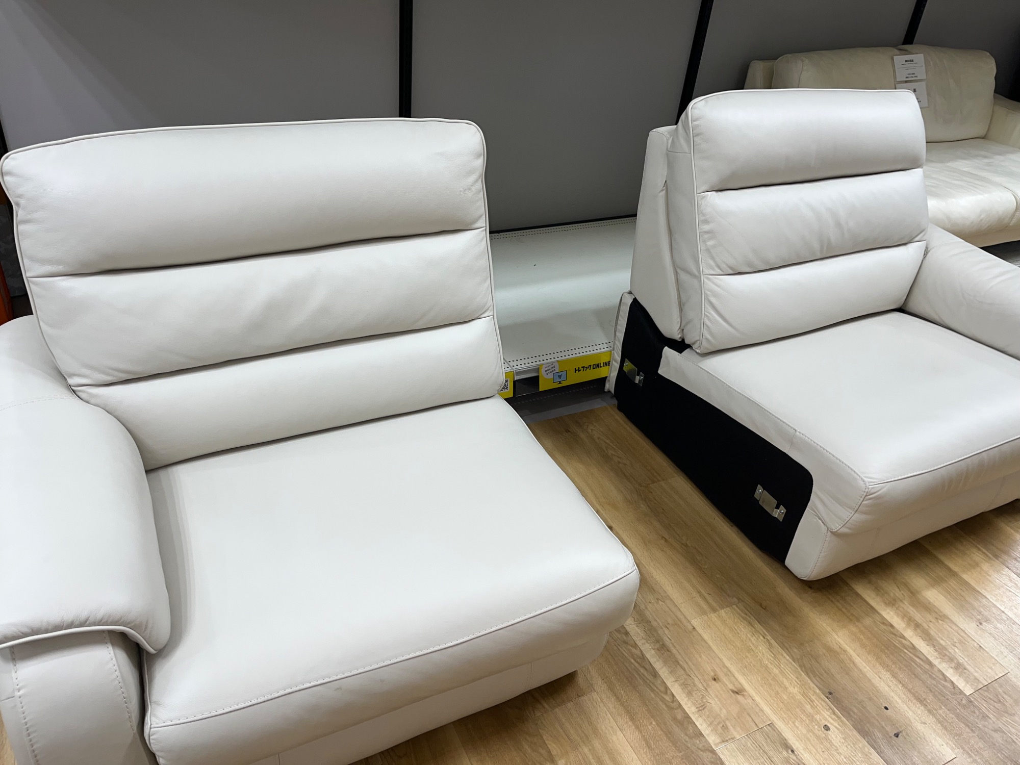 3人掛けソファオットマン付スカイブルー22,000円 (トレファク南浦和店) 南浦和のソファ《3人掛けソファ 》の中古あげます・譲ります｜ジモティーで不用品の処分