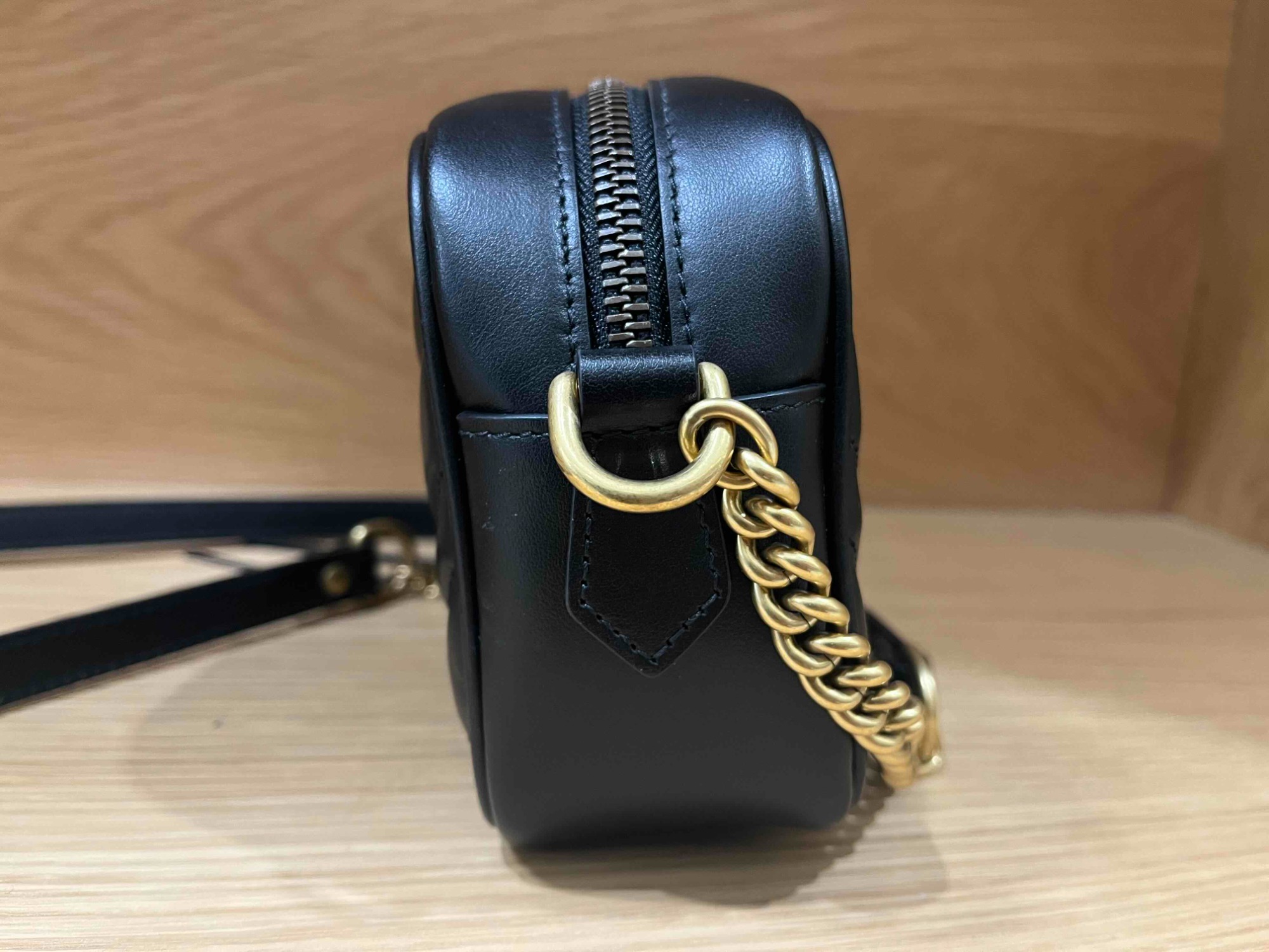 GUCCI(グッチ)】チェーンショルダーバックGGマーモント買取入荷