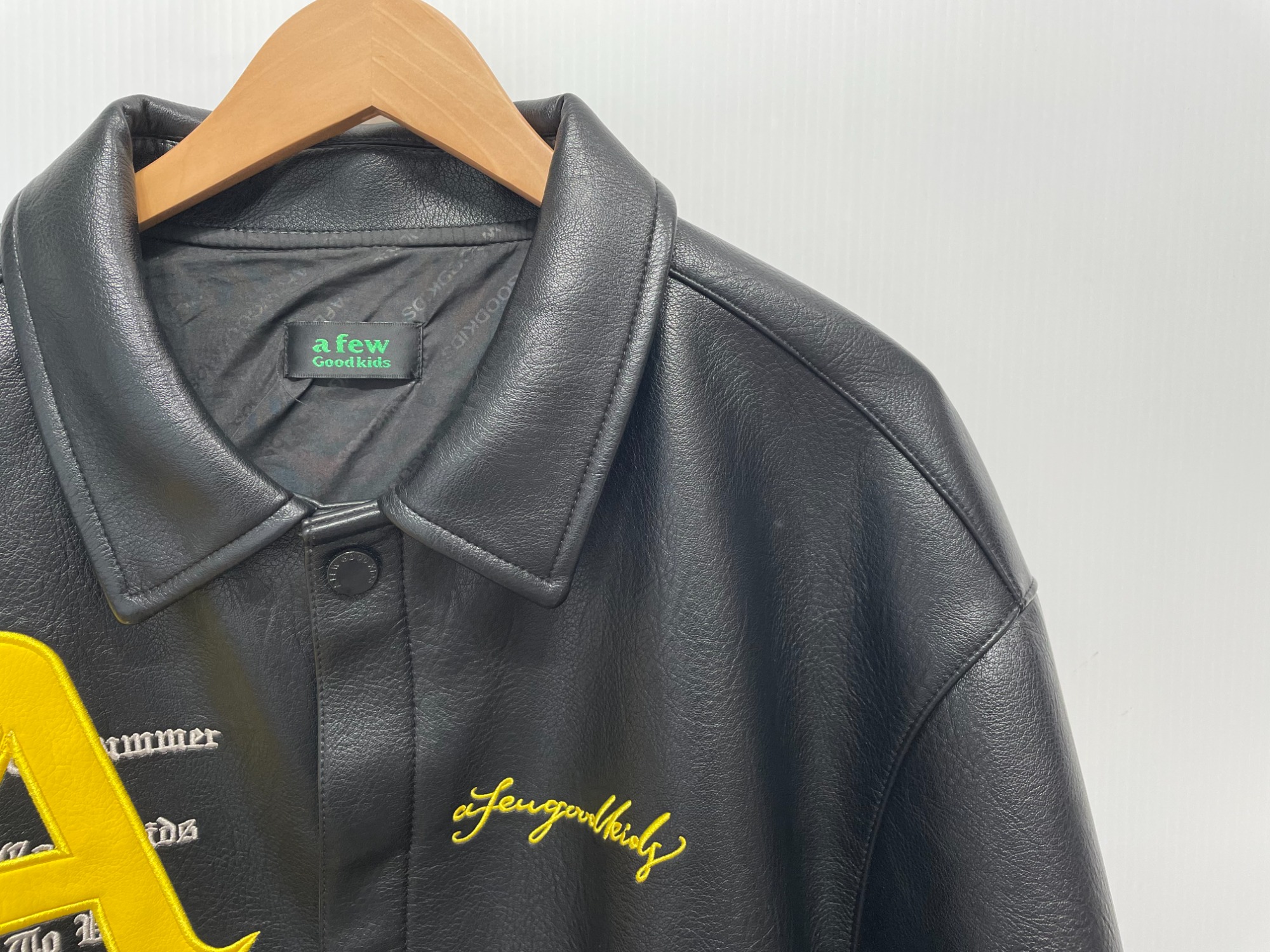 街の視線をかっさらう、AFGKの主役級レザー買取入荷しました