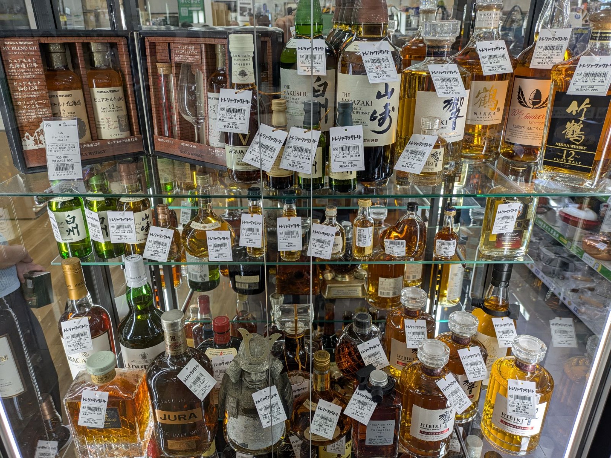 ニッカ ウイスキー 大阪築城400年祭り甲冑ボトルをご紹介致します