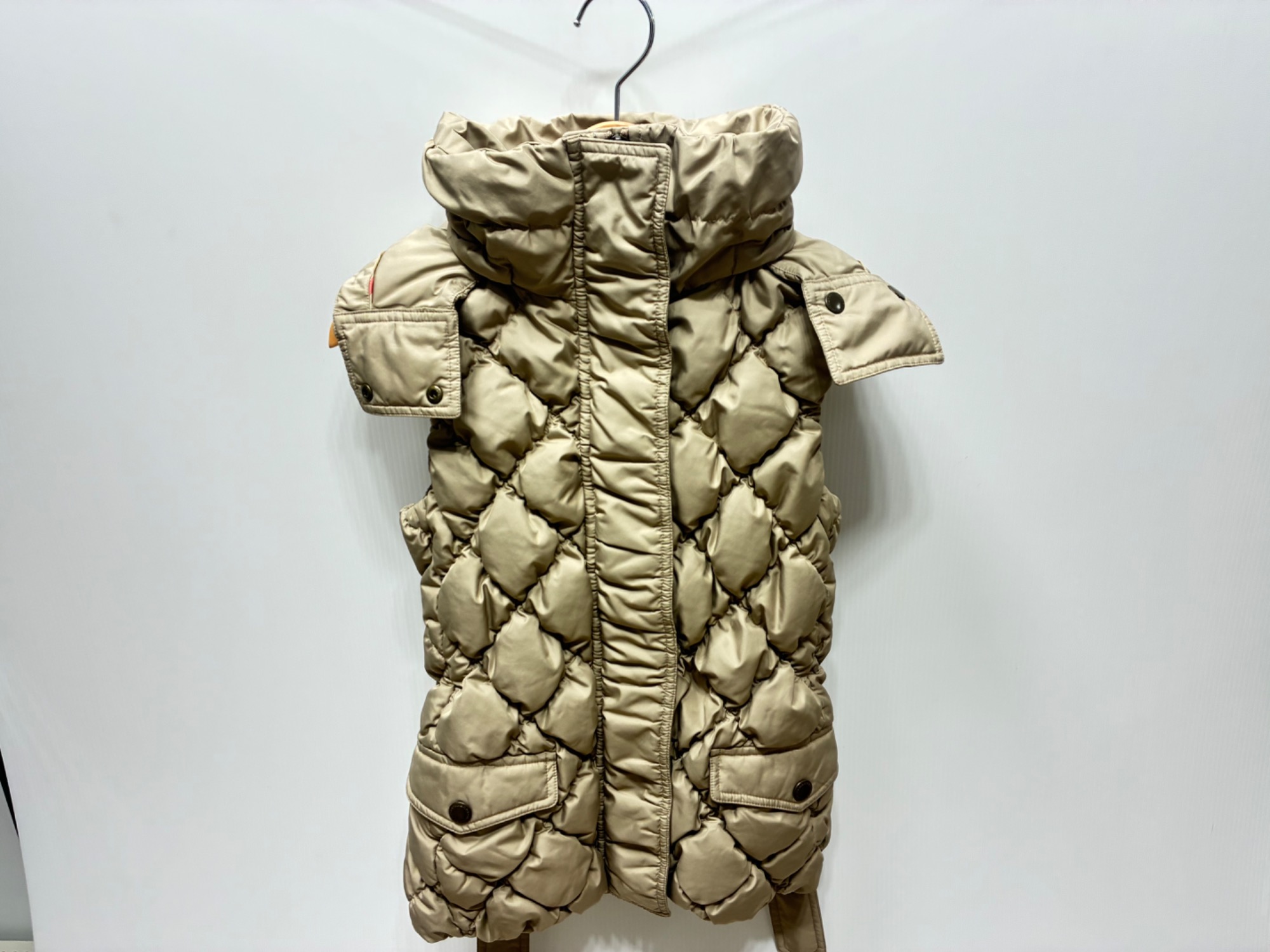 希少美品！BURBERRY LONDON　フードダウンベスト　38　メガチェック 希少美品！BURBERRY LONDON フードダウンベスト 38 メガチェック