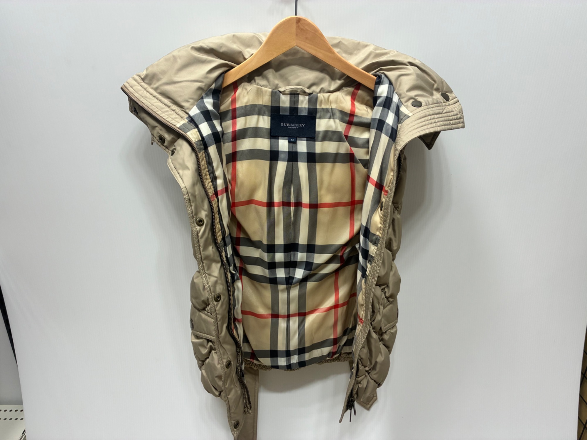 BURBERRY LONDON ダウンベスト 買取入荷いたしました！｜2025年