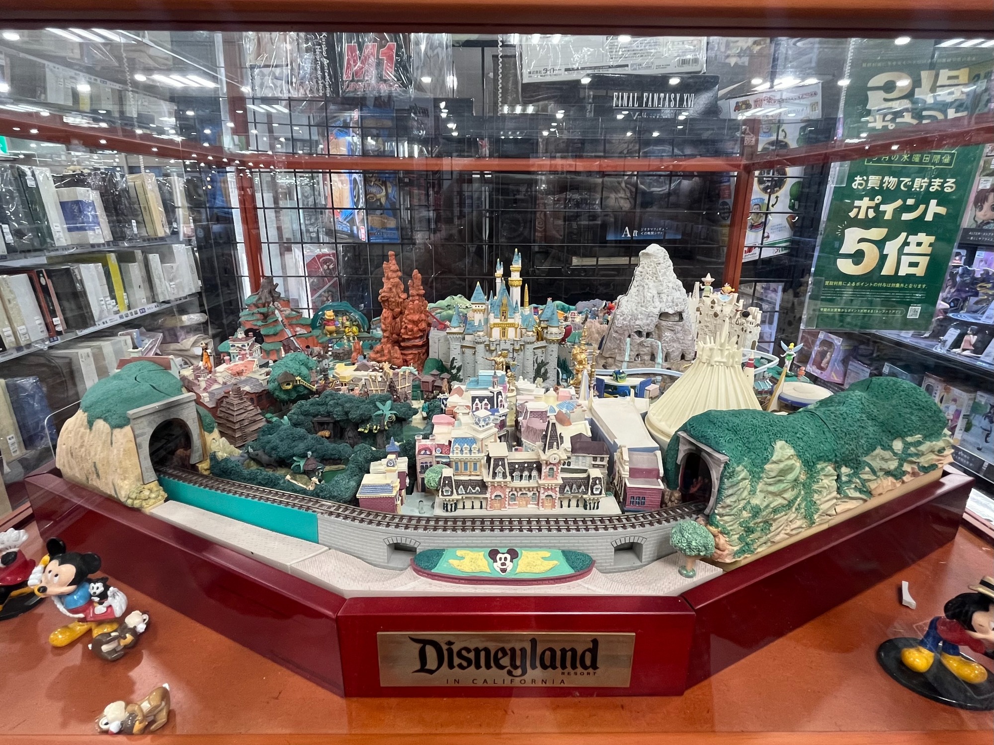 8月限定セール! ディアゴスティーニ マイディズニーランド 完成品 ☆送料込み☆ 精巧ジオラマで楽しむ夢のテーマパーク】ディアゴスティーニ