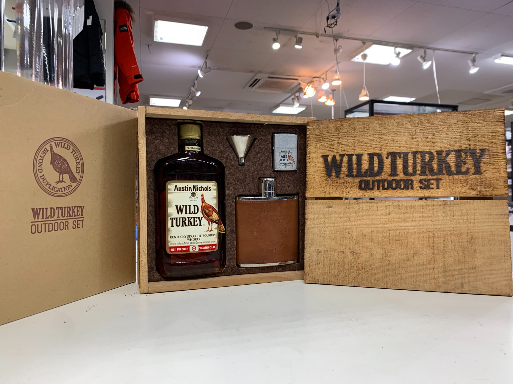 お酒買取強化中!!】WILD TURKEY（ワイルドターキー） 8年 特級 アウトドアセット買取入荷いたしました！｜2022年12月04日｜リサイクルショップ  トレジャーファクトリー（トレファク）府中店