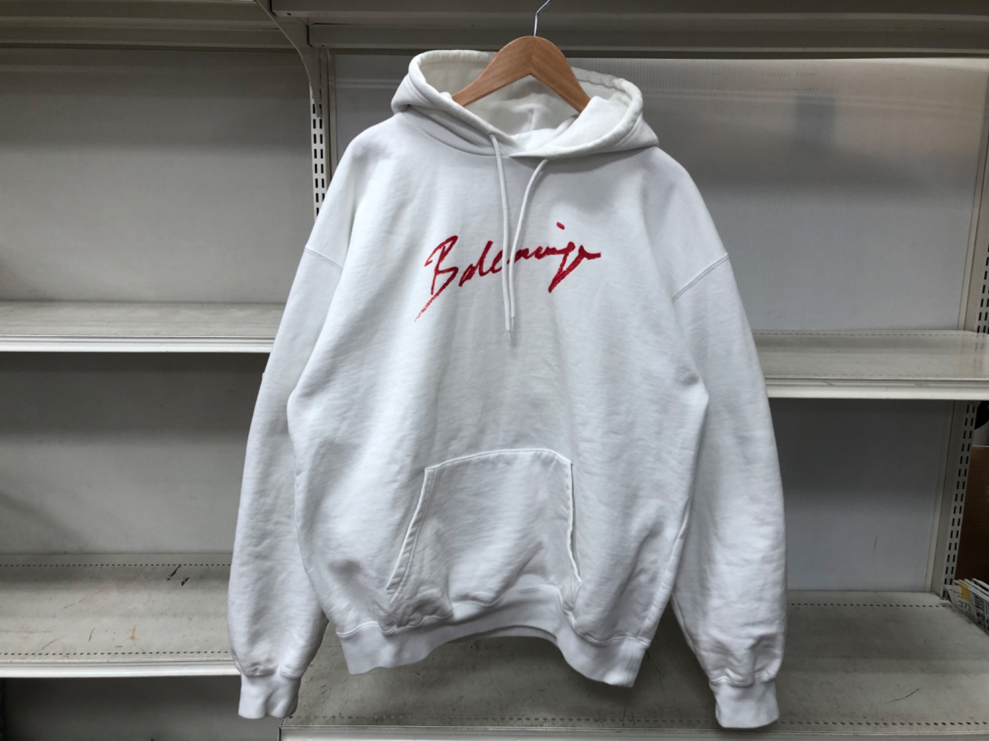 スマホで購入!】BALENCIAGA (バレンシアガ) リップスティックロゴ  