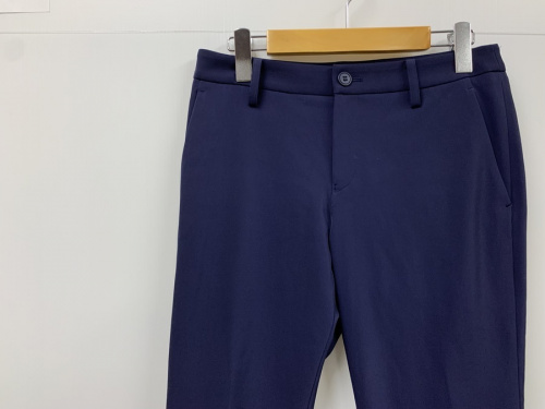 ボトムスのパンツ