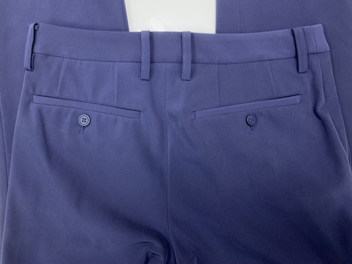 テーパードパンツのISSEY MIYAKE