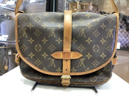 バッグのLOUIS VUITTON