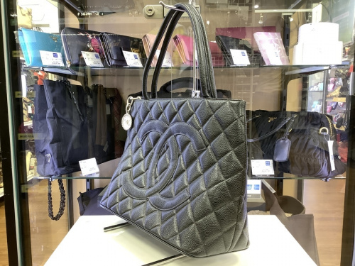 バッグのCHANEL