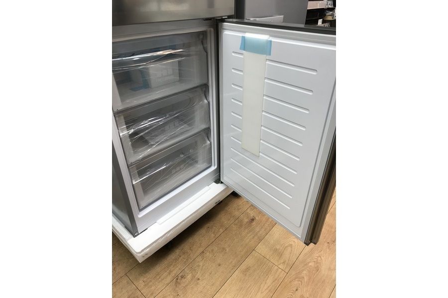 2019年製 Haier＜ハイアール＞の270L 2ドア冷蔵庫の紹介です 
