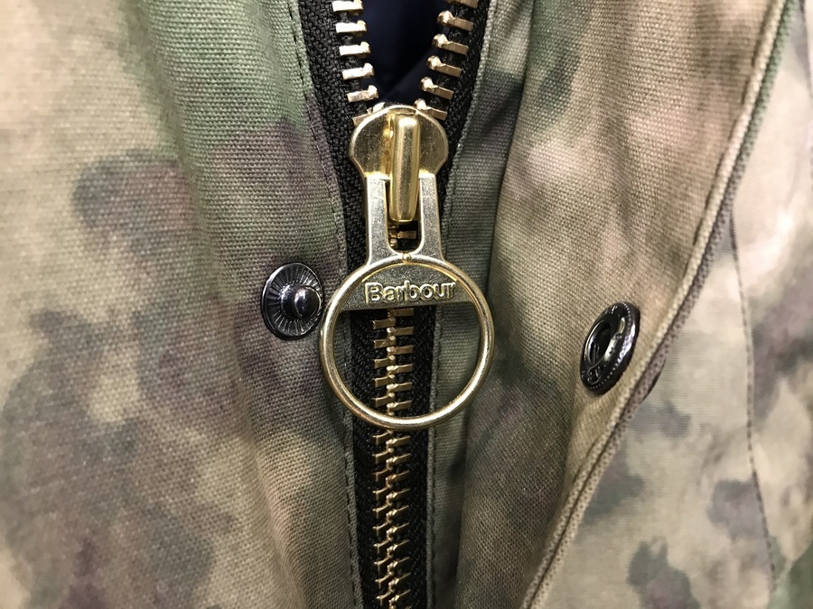 Barbourの迷彩柄オイルジャケットが入荷致しました
