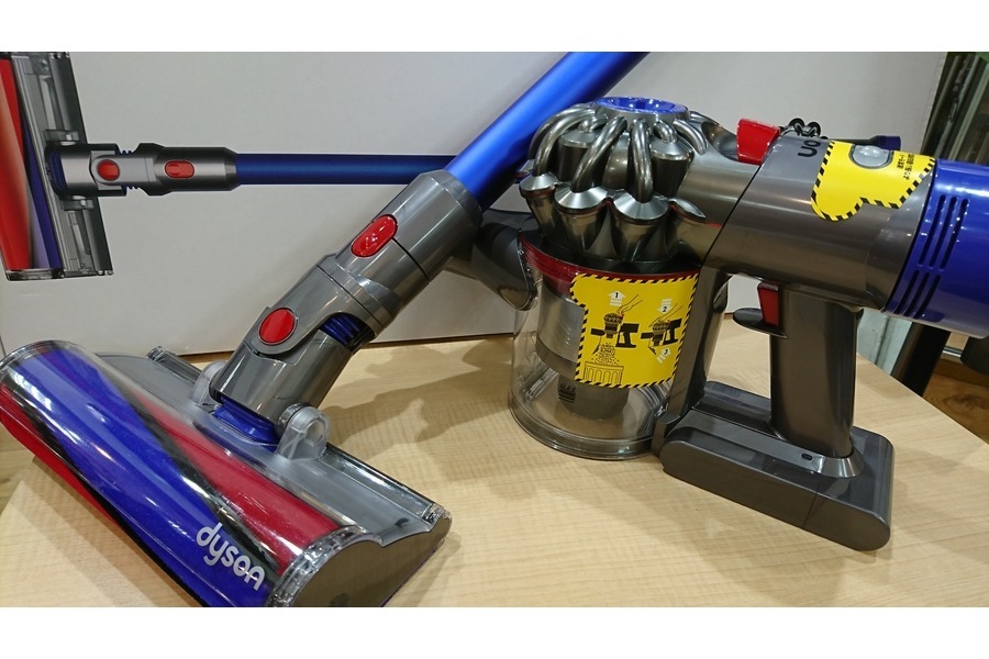 安心の6ヶ月保証】 dyson V7 fluffy コードレスクリーナー [トレファク