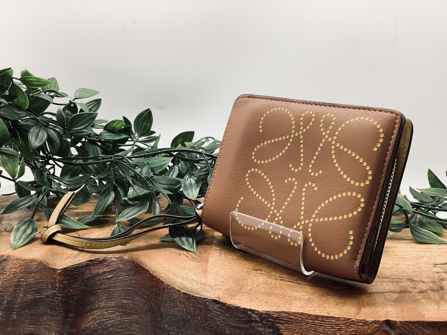スマホで購入】LOEWE(ロエベ)よりコンパクトジップウォレットを スマホで購入】LOEWE(ロエベ)よりコンパクトジップウォレットを