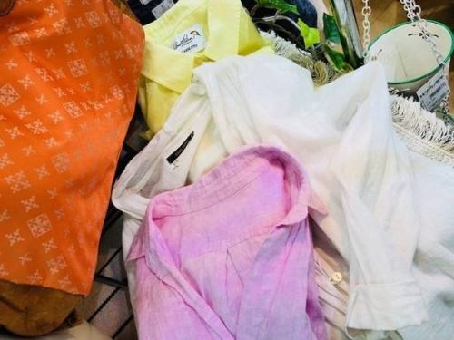 2018年トレンドのショートトレンチコート