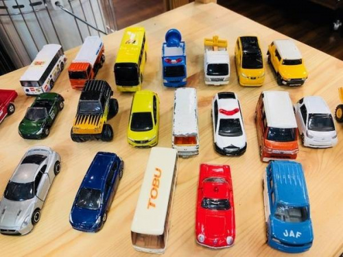 ミニカーのトミカ
