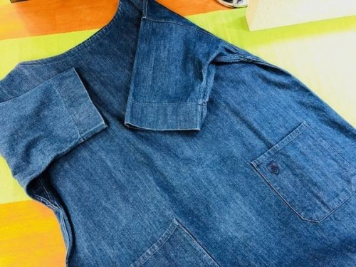 レディースファッションのシャツ