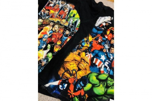 シャツのMARVEL（マーベル）