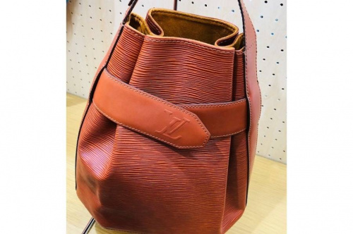 ブランド・ラグジュアリーのLOUIS VUITTON