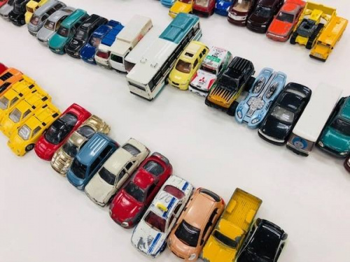 ミニカーのトミカ