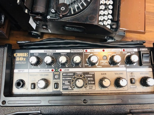 アンプのROLAND