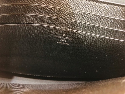 バッグのLOUIS VUITTON