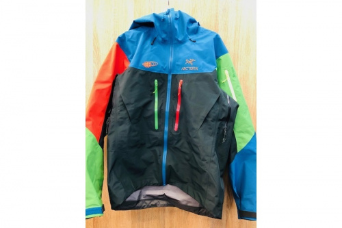 アウトドア用品のアウトドアウェア