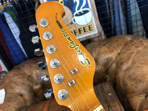 ギターのYAMAHA SUPER JAM 800