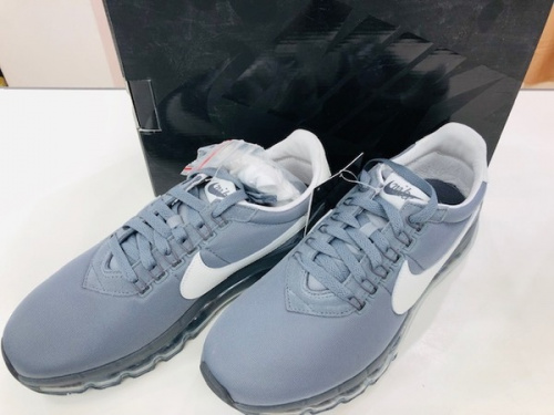 メンズファッションのスニーカー