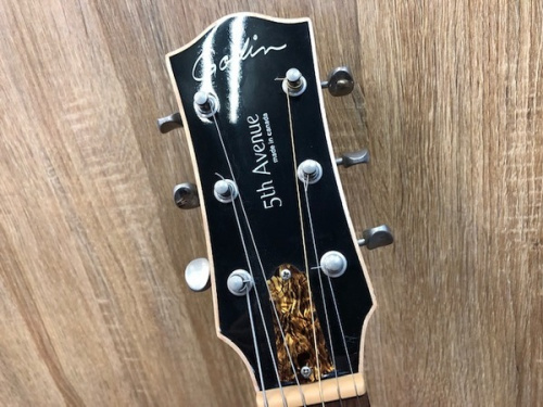 ギターのGodin　5th Avenue Kingpin