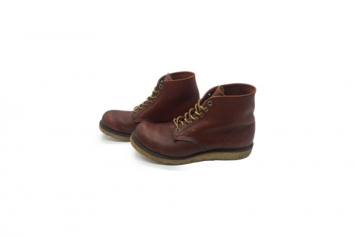 ブーツのRED WING