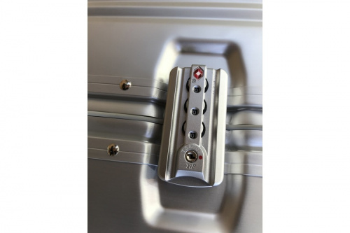 八王子めじろ台 スーツケース