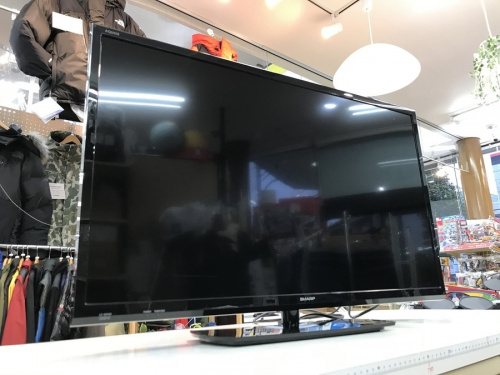 リサイクルショップどりーむ天保山店　No2987　液晶テレビ　SHARP　AQUOS　2017年製　32V型　 新生活応援】 高年式2017年製 SHARP＜シャープ＞ AQUOS 液晶テレビの