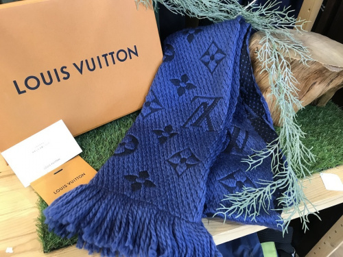 スカーフのLOUIS VUITTON