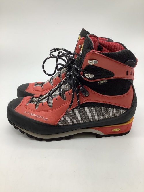 登山シューズのSPORTIVA