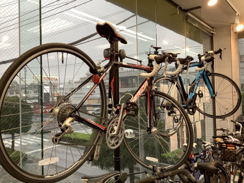 スポーツ用品の自転車